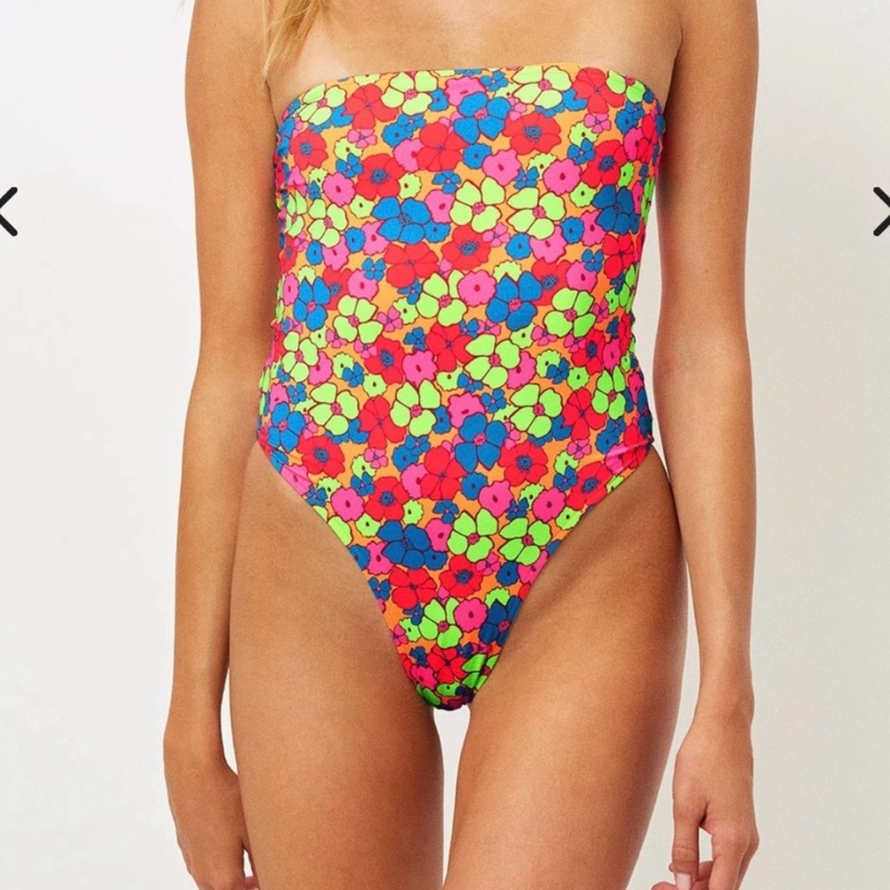 Frankies Bikinis - Stella Strapless one piece in Groovy print